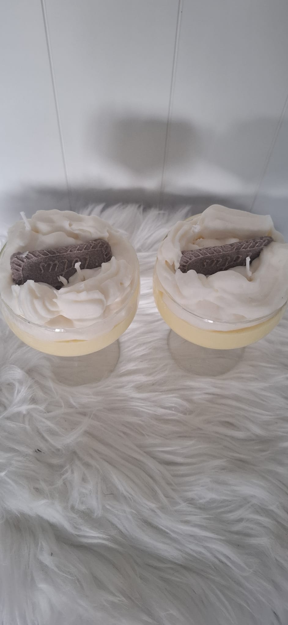 vanillepudding met een koekje( KAARS)
