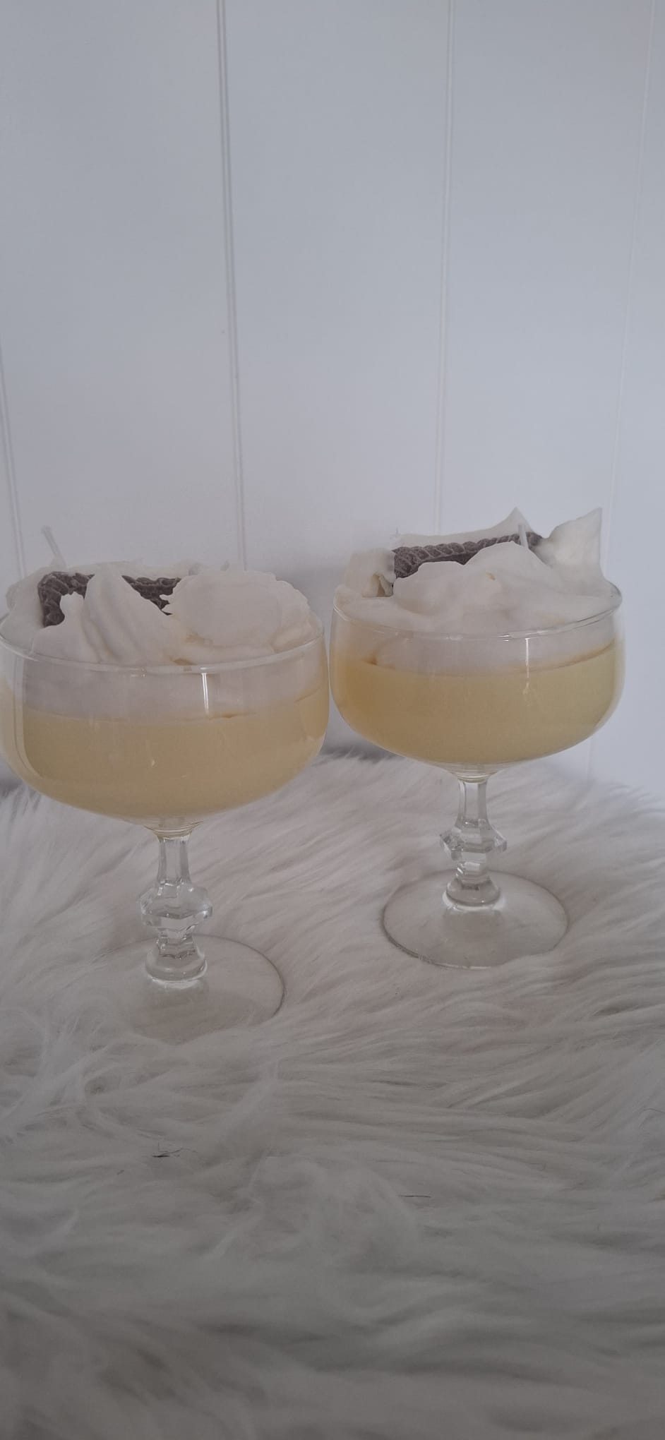vanillepudding met een koekje( KAARS)